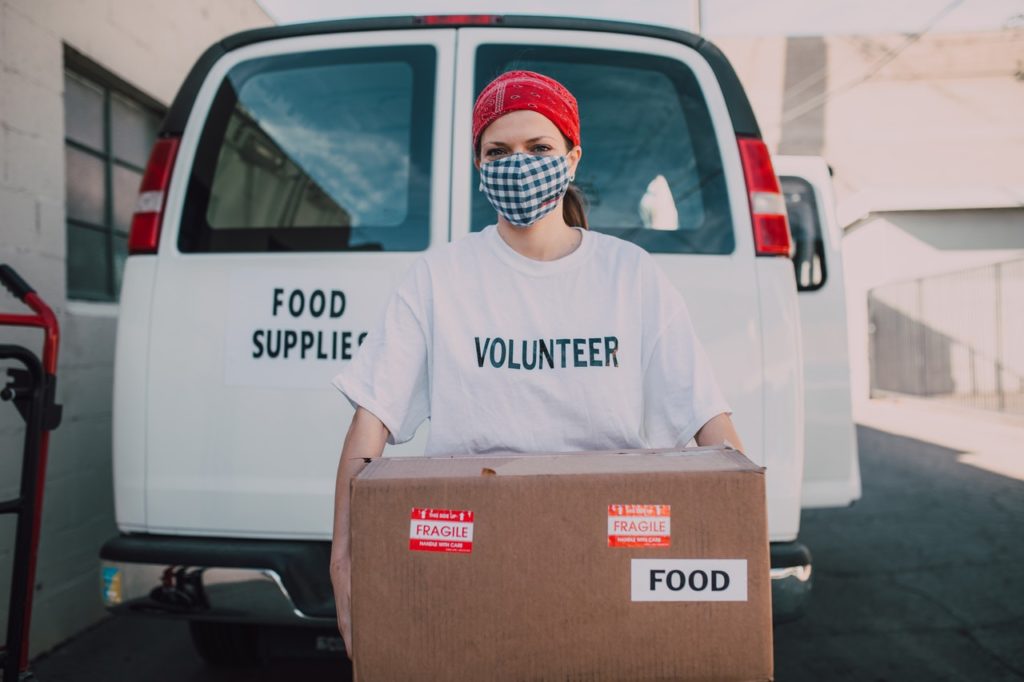 volunteer pandemic food donation